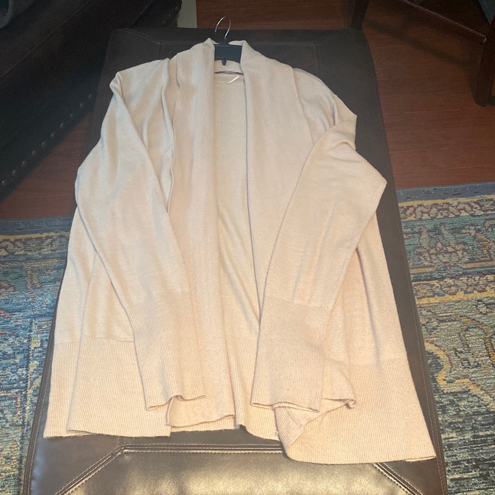 SUPER SOFT Larry Levine Cream Shawl Style Cardigan